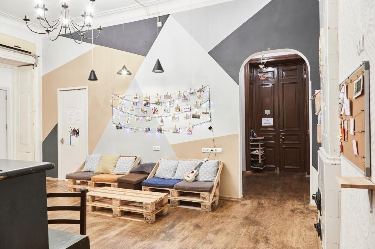Moosica Hostel Тбилиси Экстерьер фото
