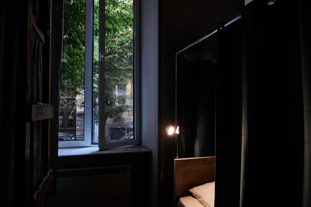 Moosica Hostel Тбилиси Экстерьер фото