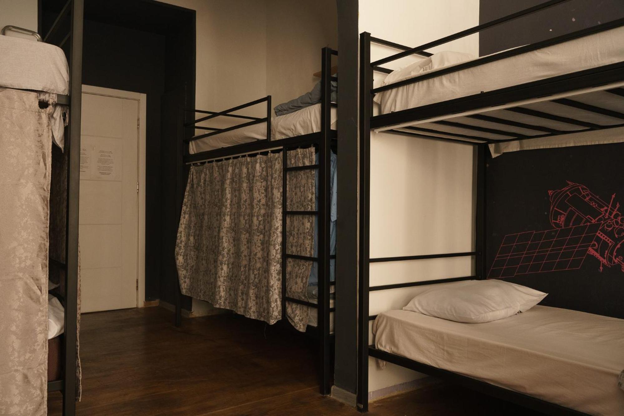 Moosica Hostel Тбилиси Экстерьер фото