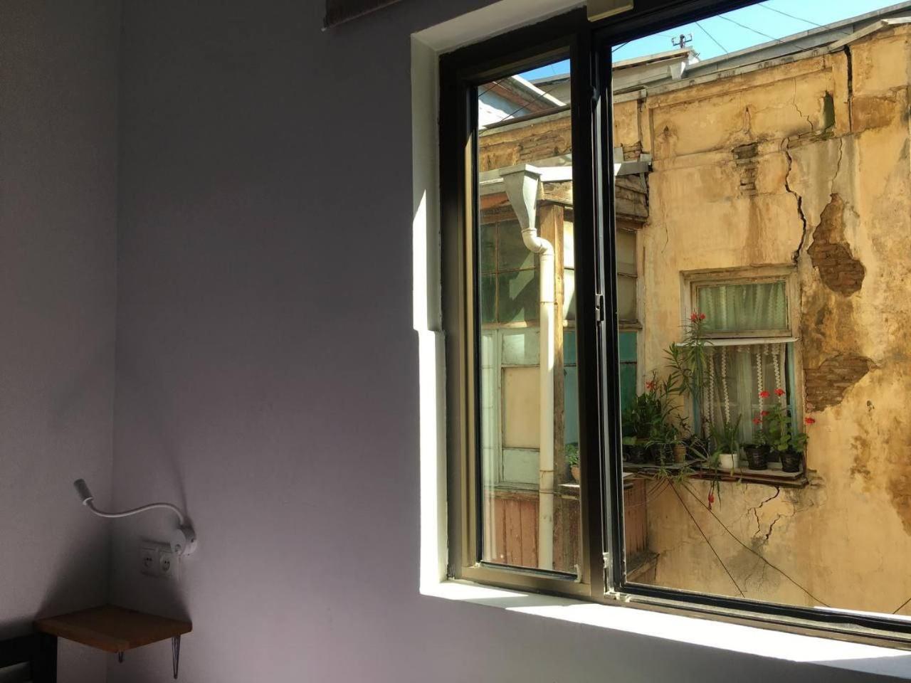 Moosica Hostel Тбилиси Экстерьер фото