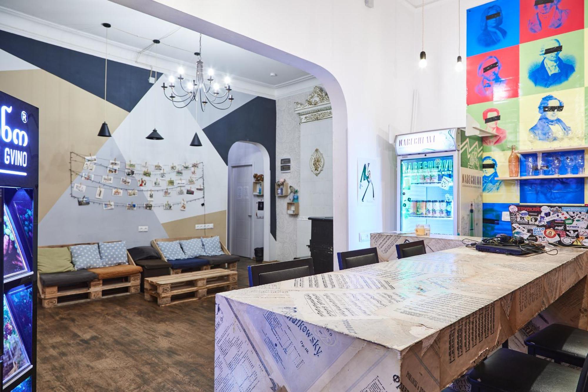 Moosica Hostel Тбилиси Экстерьер фото