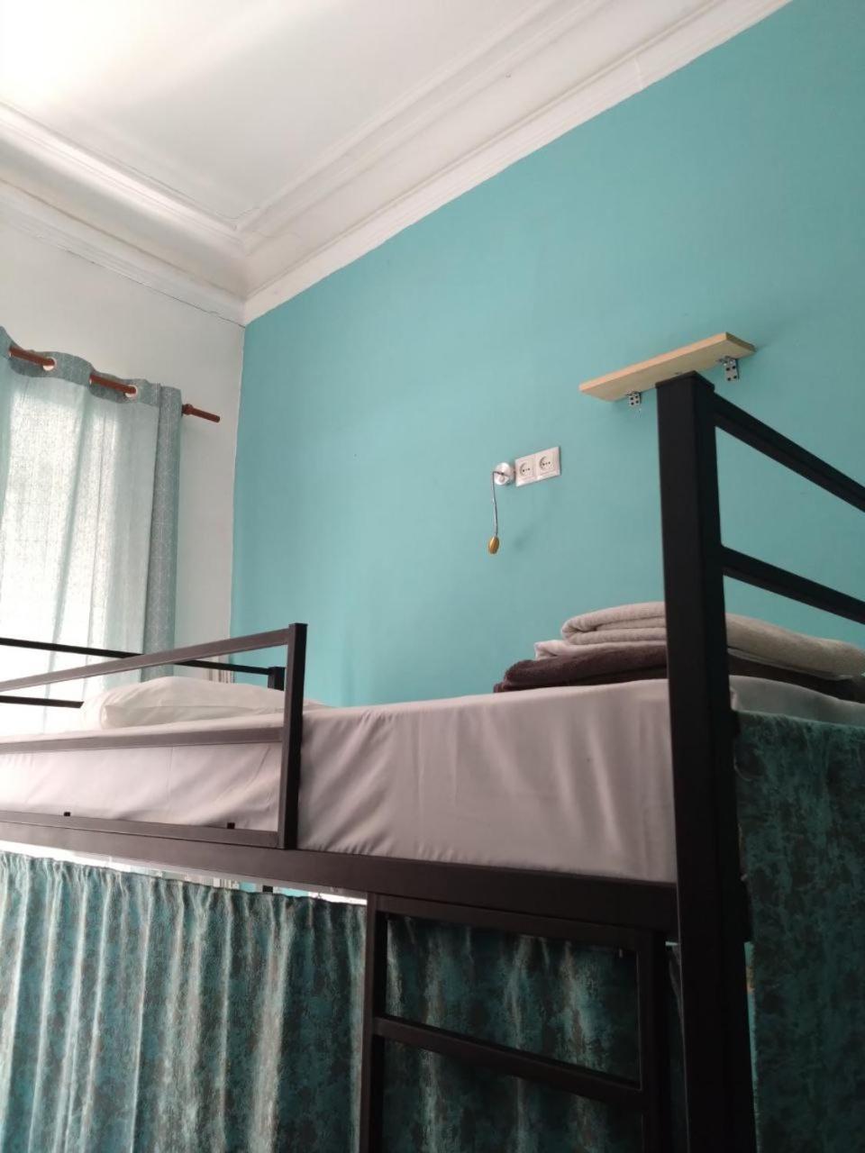 Moosica Hostel Тбилиси Экстерьер фото