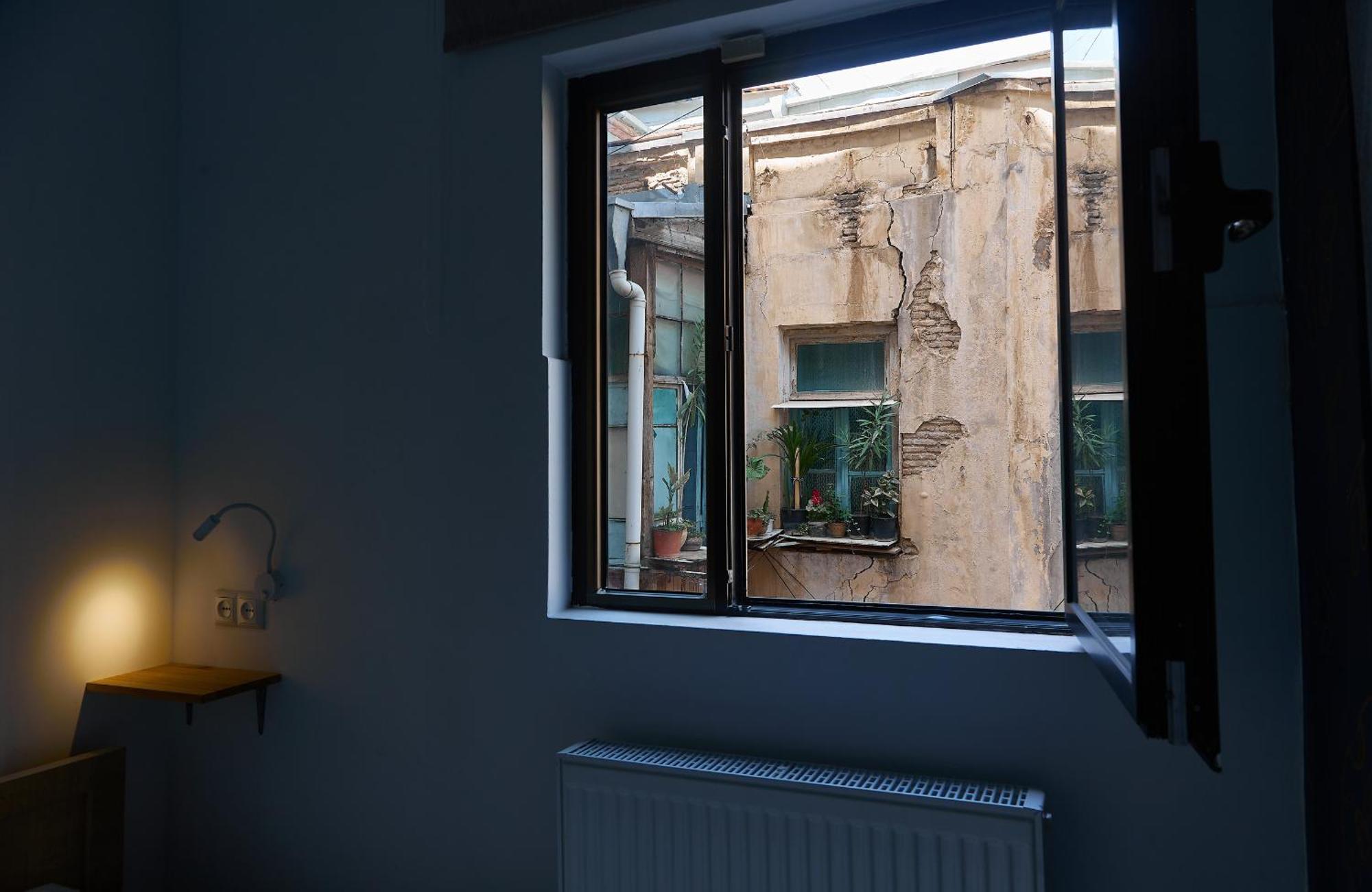 Moosica Hostel Тбилиси Экстерьер фото