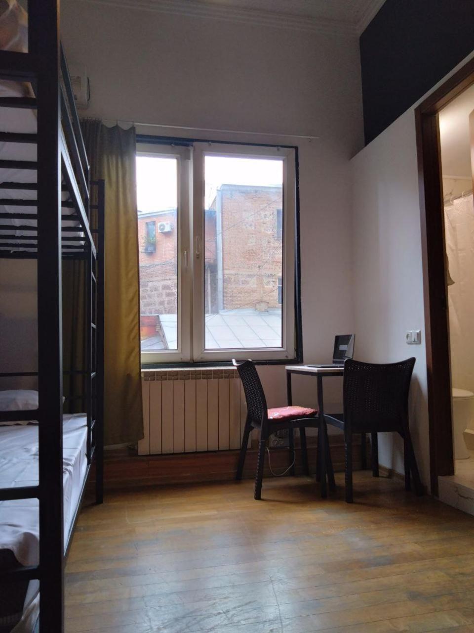 Moosica Hostel Тбилиси Экстерьер фото
