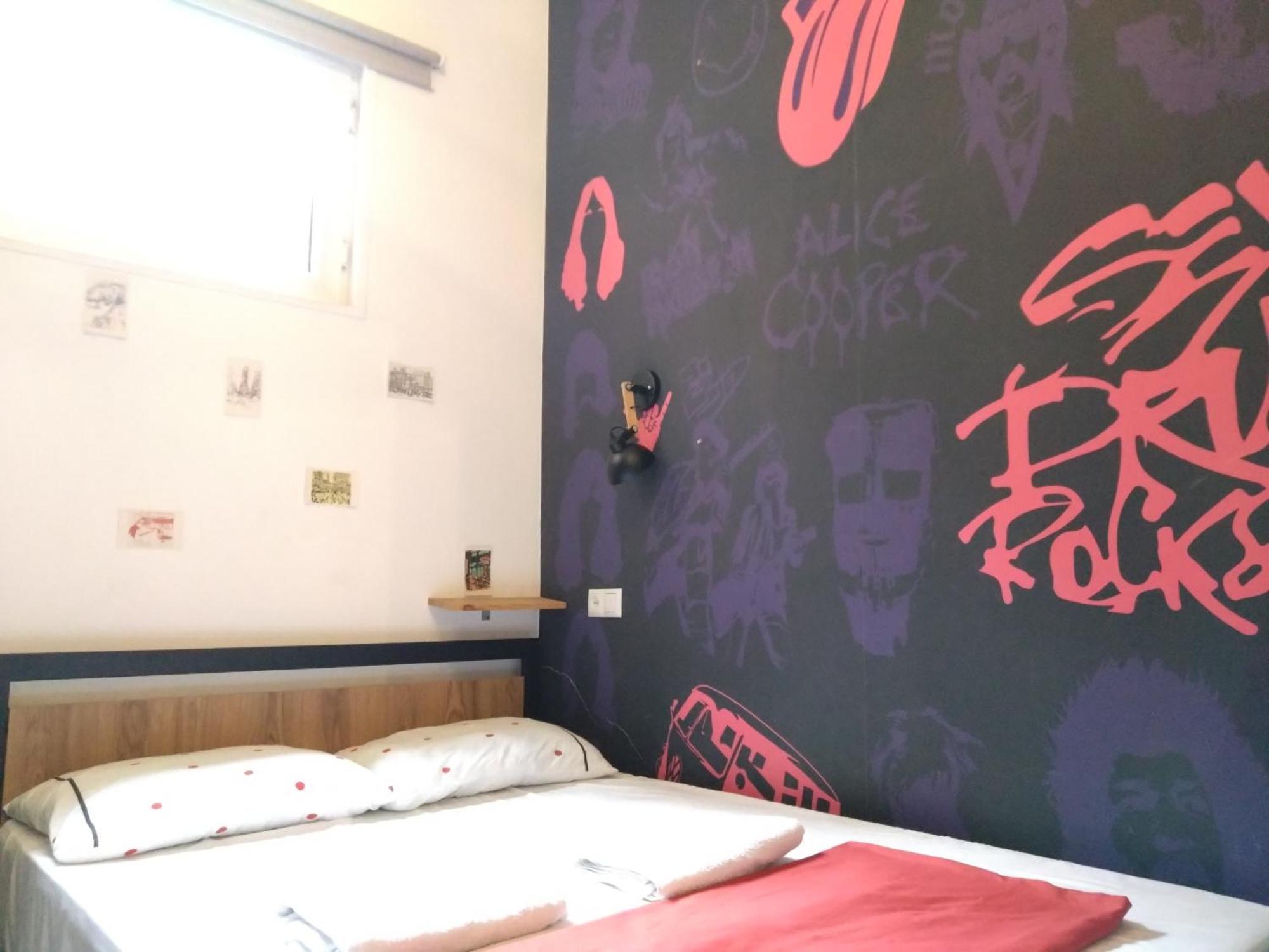 Moosica Hostel Тбилиси Экстерьер фото